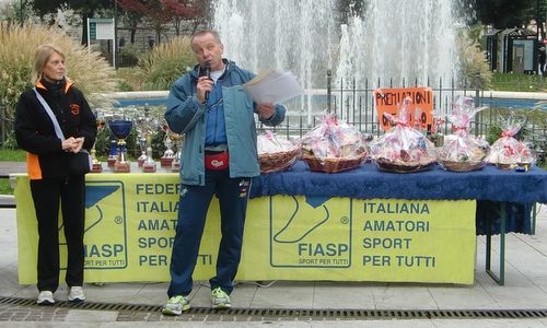 Su e Zò Pà la Roca, Monfalcone - award ceremony (Copyright © 2012 Hendrik Böttger / runinternational.eu)