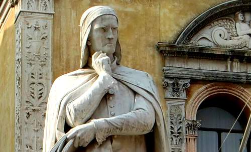 Statue of Dante, Piazza dei Signori, Verona, Italy (Copyright © Hendrik Böttger / Run International EU)