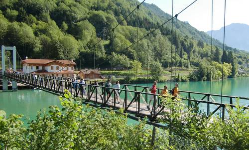 The Marcia La Panoramica is a fun run and walk held at the Lago di Barcis in Italy (Photo: Copyright © 2018 Hendrik Böttger / runinternational.eu)