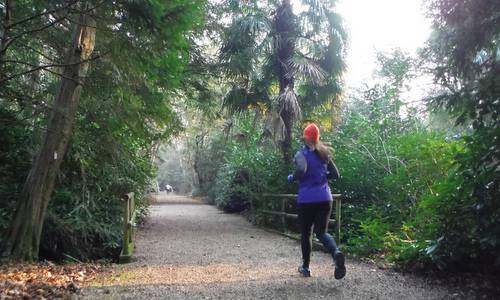 Dicembrina Cervignanese, Cervignano del Friuli, Italy - a runner in the Parco di Villa Chiozza (Copyright © 2015 Hendrik Böttger / runinternational.eu)