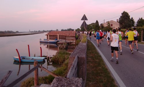 Moonlight Half Marathon, Jesolo, Italy (Copyright © 2018 Hendrik Böttger / runinternational.eu)