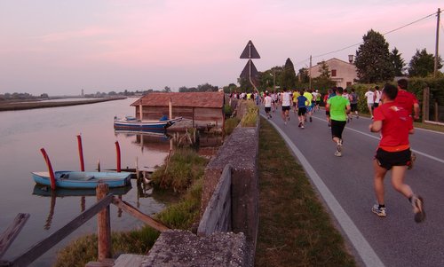 Moonlight Half Marathon, Jesolo, Italy (Copyright © 2019 Hendrik Böttger / runinternational.eu)