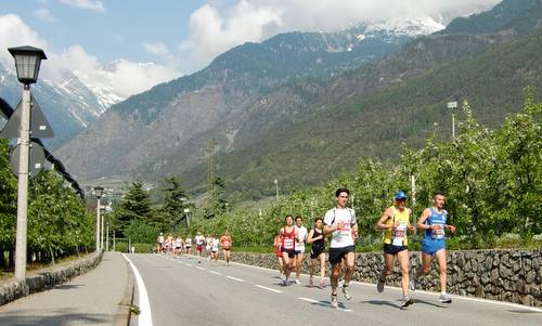 Half Marathon Meran - Algund, Italy (Copyright © 2014 Hendrik Böttger, runinternational.eu)