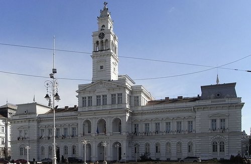 Arad City Hall, Romania (Author: Aisano / commons.wikimedia.org / public domain / photo cropped by runinternational.eu)