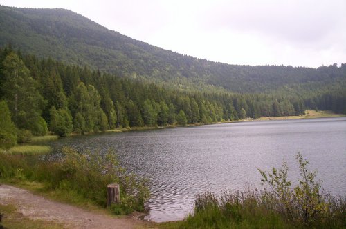 Lacul Sfânta Ana (Saint Anne Lake), Romania -- Author: User:Csanády / commons.wikimedia.org / Public Domain / Photo cropped by runinternational.eu