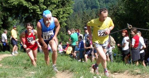 16-year-old Tina Kozjek (number 29) with a strong finish in the Osolnik mountain race in Slovenia