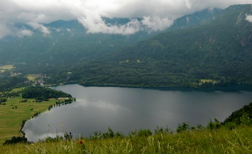 The western part of Lake Bohinj, Slovenia (Copyright © 2010 Hendrik Böttger / runinternational.eu)