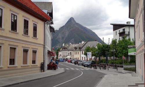 Bovec and Mount Svinjak, Slovenia (Copyright © 2016 Hendrik Böttger / runinternational.eu)