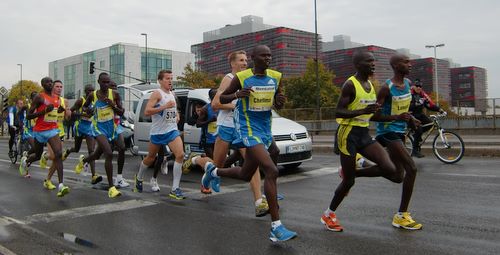 Ljubljana Marathon 2010 - the leading group (Copyright © 2010 runinternational.eu)