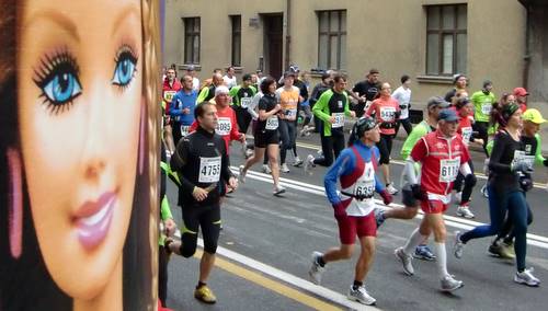 Ljubljana Marathon 2011 - spectator (Copyright © 2009-2011 runinternational.eu)