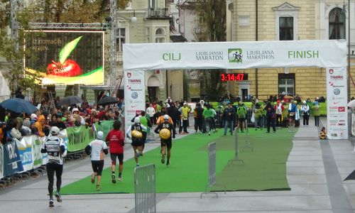 Ljubljana Marathon 2012 - Finish on Kongresni trg (Copyright © 2012 Hendrik Böttger)