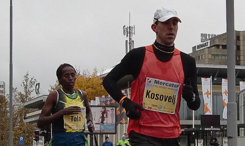 Ljubljana Marathon 2012 - Mitja Kosovelj made the pace for Worknesh Tola (Copyright © 2012 Hendrik Böttger)