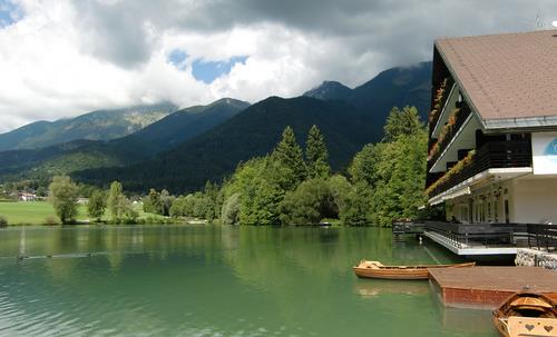 Lake Črnava, Preddvor, Slovenia (Copyright © 2010 Hendrik Böttger / runinternational.eu)