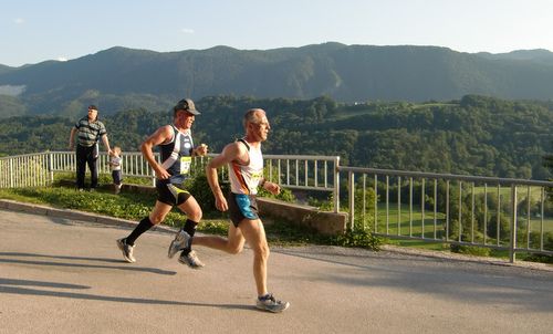 Radol'ška 10ka (Radovljica 10k race), Slovenia — fine views of the Jelovica Plateau -- Copyright © 2018 Hendrik Böttger / runinternational.eu