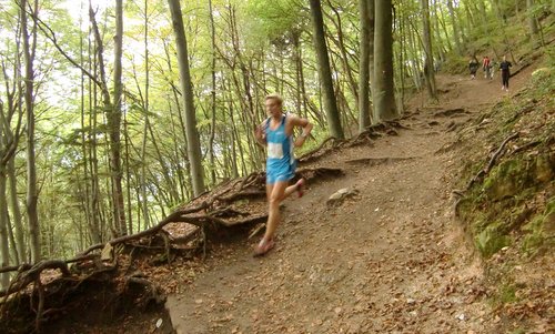 Tek na Šmarno goro - Šmarna gora Race - the downhill section (Copyright © 2016 Hendrik Böttger / runinternational.eu)