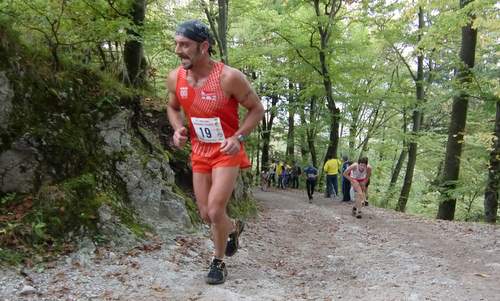 Tek na Šmarno goro - Šmarna gora Race - the last climb to the finish (Copyright © 2016 Hendrik Böttger / runinternational.eu)