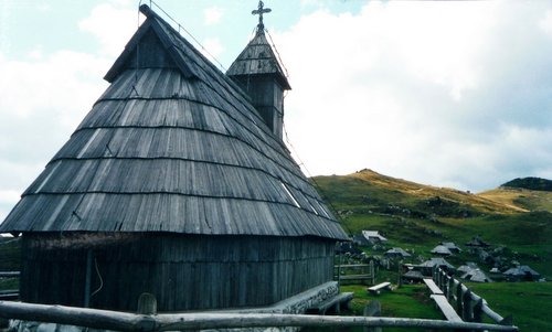 Kapela Marije Snežne, Velika planina, Slovenia (Copyright © 2017 Hendrik Böttger / runinternational.eu)