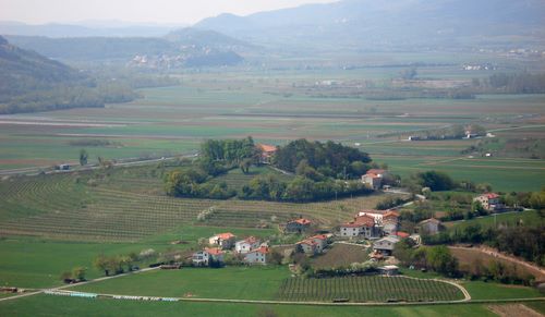 Zemono Castle in the Vipava Valley (Copyright © 2010 Hendrik Böttger / runinternational.eu)