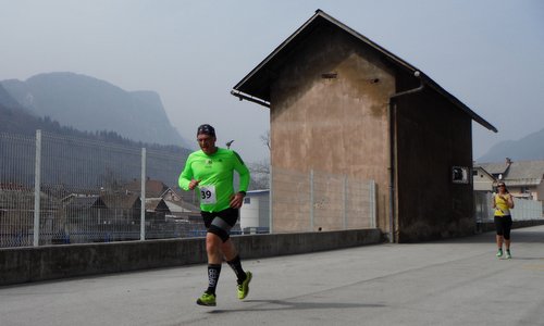 Pomladni tek Jesenice, a 10k race in Slovenia (Photo: Copyright © 2020 Hendrik Böttger / runinternational.eu)