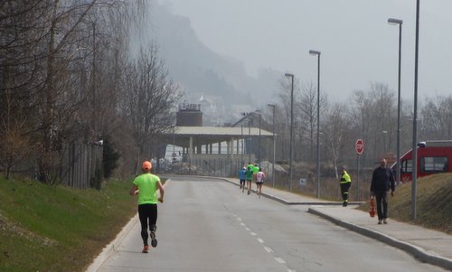 Pomladni tek Jesenice, Slovenia - runners on cesta Franceta Prešerna (Photo: Copyright © 2018 Hendrik Böttger / runinternational.eu)