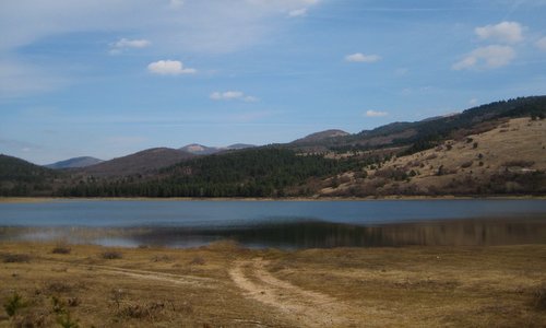 Petelinjsko jezero, Slovenia (Author: Sl-Ziga / commons.wikimedia.org / public domain / image cropped by runinternational.eu)
