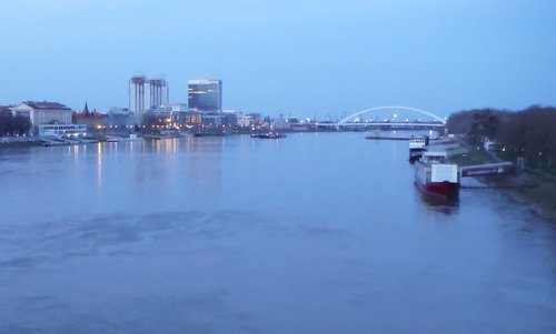 The River Danube in Bratislava, Slovakia (Copyright © 2018 Hendrik Böttger / runinternational.eu)