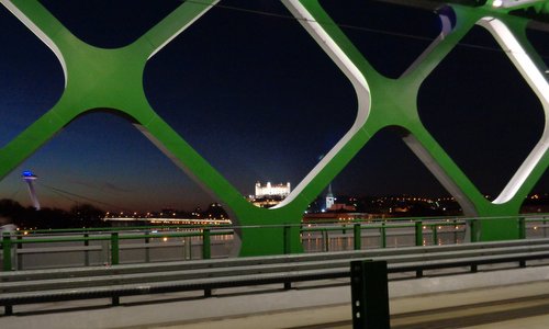 Bratislava Castle as seen from Starý Most (Copyright © 2018 Hendrik Böttger / runinternational.eu)