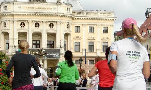 Runners in the city centre of Bratislava, Slovakia (Copyright © 2014 Hendrik Böttger / Run International EU)