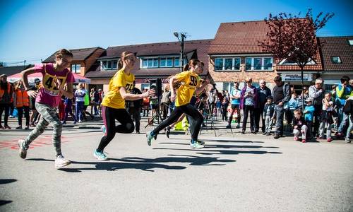 Beh oslobodenia Chtelnice - Chtelnica, Slovakia - girls' race (Photo by courtesy of Petra Bašnáková)