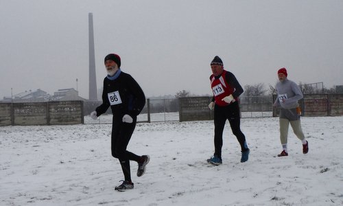 Trnavská bežecká trilógia, Trnava, Slovakia - Three wise men and the chimney of the sugar refinery (Copyright © 2015 Hendrik Böttger / runinternational.eu)