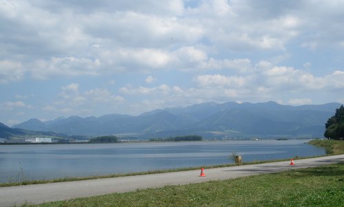 Vodná nádrž Žilina (Žilina Reservoir), Slovakia - Author: Pe3kZA / commons.wikimedia.org / CC0 1.0 Universal Public Domain Dedication / photo cropped by runinternational.eu